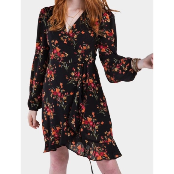 Francesca’s Dresses & Skirts - Francesca’s Mi Ami Charlotte Floral Mini Wrap Dress